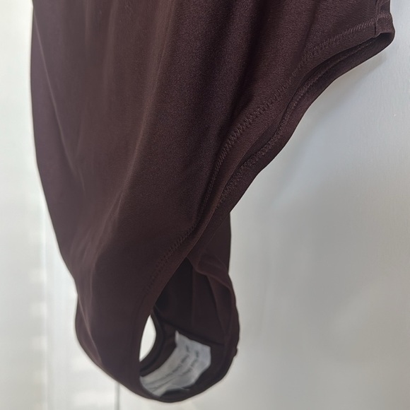 Shade & Shore Women's High Leg Cheeky One Piece
Swimsuit Brown Size 20 New - Picture 6 of 9